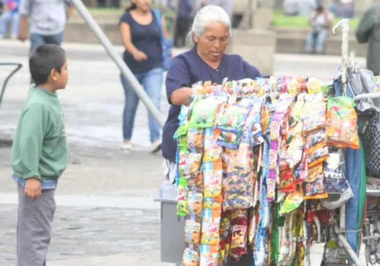 Cifras Reveladoras: Entre el 70 y 80% de Guatemaltecos en la Informalidad Laboral, Reporta Estudio