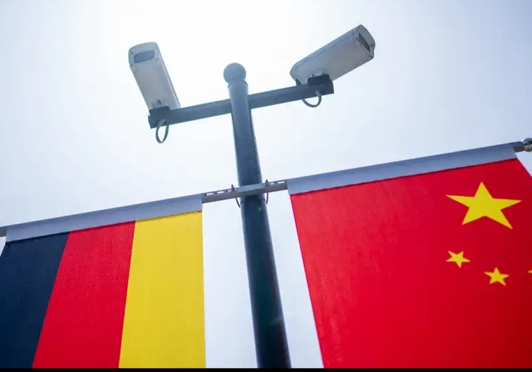 Detienen a ultraderechista alemán por sospecha de espionaje
