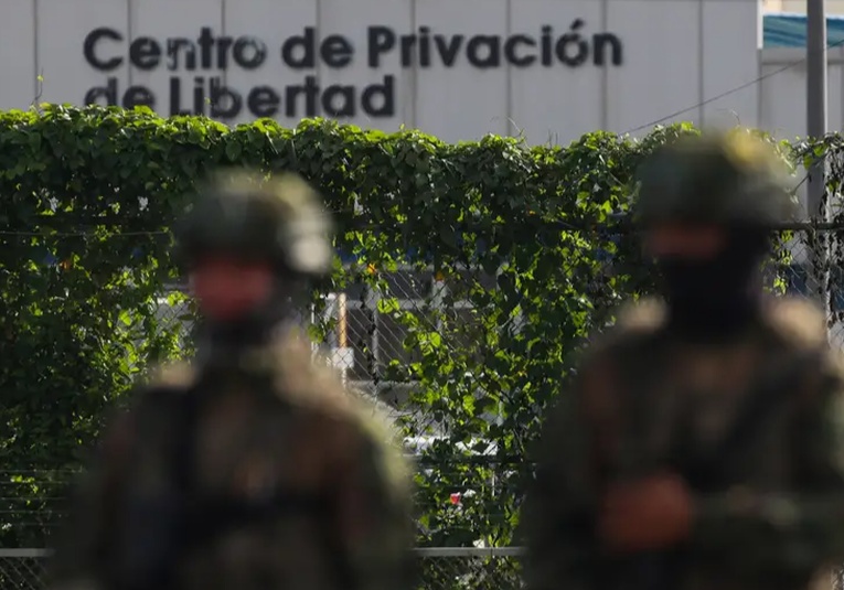 Fuerzas de seguridad retoman control en cárcel de Guayaquil