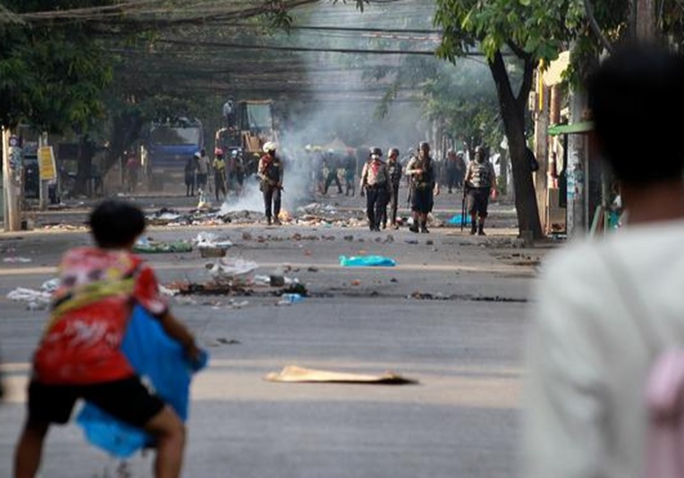 75 niños han muerto y 1.000 han sido detenidos desde el golpe de Estado en Birmania 75-ninos-han-muerto-y-1-000-han-sido-detenidos-desde-el-golpe-de-estado-en-birmania-111123-111147.jpg