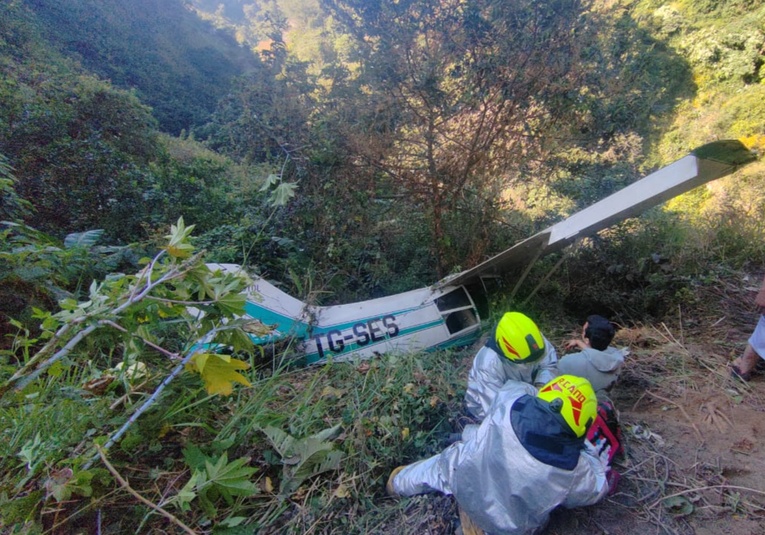Accidente aéreo en zona 13: avioneta se estrella cerca de la pista de AILA accidente-aereo-en-zona-13-avioneta-se-estrella-cerca-de-la-pista-de-aila-153319-153330.jpg