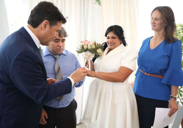  Alcalde Ricardo Quiñonez presidirá matrimonios colectivos