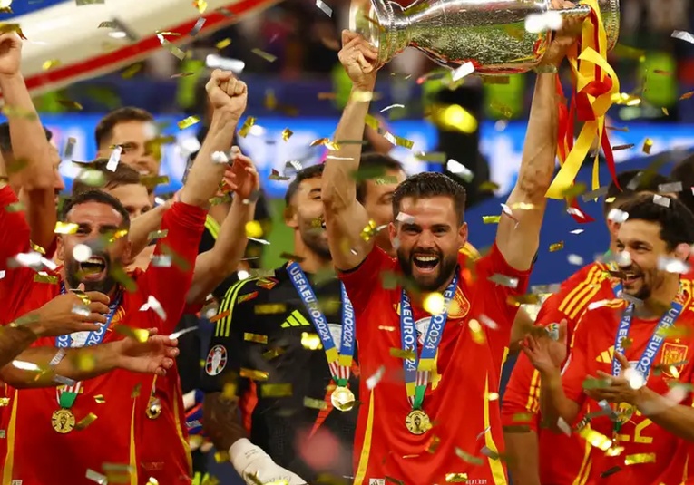 Alemania felicita a España por su victoria en la Eurocopa alemania-felicita-a-espana-por-su-victoria-en-la-eurocopa-091339-091412.jpg