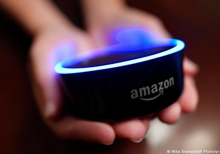 Amazon quiere darle a  amazon-quiere-darle-a-alexa-voz-de-personas-ya-fallecidas-115701-115718.jpg