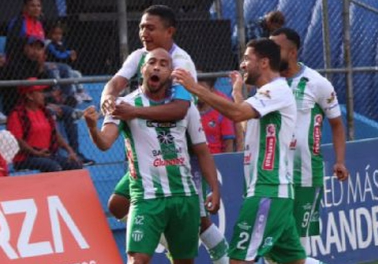 Antigua GFC remonta ante Municipal y avanza a semifinales del Torneo Apertura 2024 antigua-gfc-remonta-ante-municipal-y-avanza-a-semifinales-del-torneo-apertura-2024-174815-174843.jpg