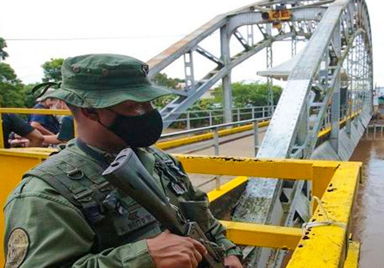 Anuncian la reapertura del paso de vehículos en un puente Internacional entre Colombia y Venezuela anuncian-la-reapertura-del-paso-de-vehiculos-en-un-puente-internacional-entre-colombia-y-venezuela-094018-094114.jpg