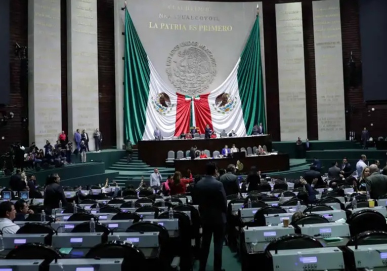 Aprueban ley en México que permite liberar a cooperantes aprueban-ley-en-mexico-que-permite-liberar-a-cooperantes-084311-084329.jpg