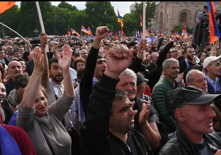 Armenia: 250 detenidos en protestas contra primer ministro armenia-250-detenidos-en-protestas-contra-primer-ministro-130716-130733.jpg