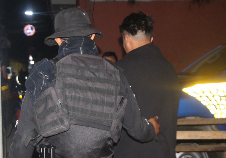Asesina a sus dos hermanos y un primo bajo efectos de alcohol asesina-a-sus-dos-hermanos-y-un-primo-bajo-efectos-de-alcohol-105812-105820.jpg