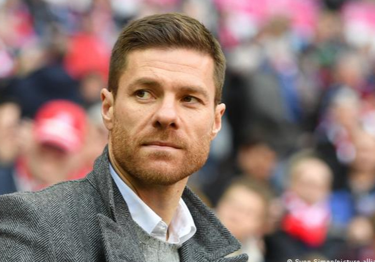 Asume Xabi Alonso como nuevo entrenador del Bayer Leverkusen