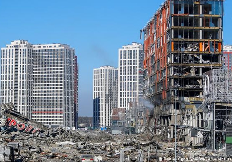 Ataque ruso contra centro comercial deja ocho muertos en Kiev ataque-ruso-contra-centro-comercial-deja-ocho-muertos-en-kiev-094723-094838.jpg