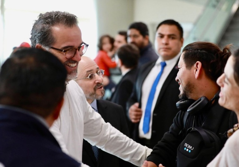 Aterriza en Ecuador el vuelo humanitario con latinoamericanos proveniente de Israel aterriza-en-ecuador-el-vuelo-humanitario-con-latinoamericanos-proveniente-de-israel-093740-093846.jpg