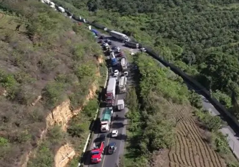 Autoridades de Antigua Publican Video del Congestionamiento en Ruta Nacional 14 autoridades-de-antigua-publican-video-del-congestionamiento-en-ruta-nacional-14-151503-151526.jpg