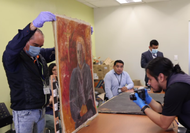 Autoridades localizan en un allanamiento por robo de viviendas una pintura perteneciente a Perú autoridades-localizan-en-un-allanamiento-por-robo-de-viviendas-una-pintura-perteneciente-a-peru-163607-163827.png