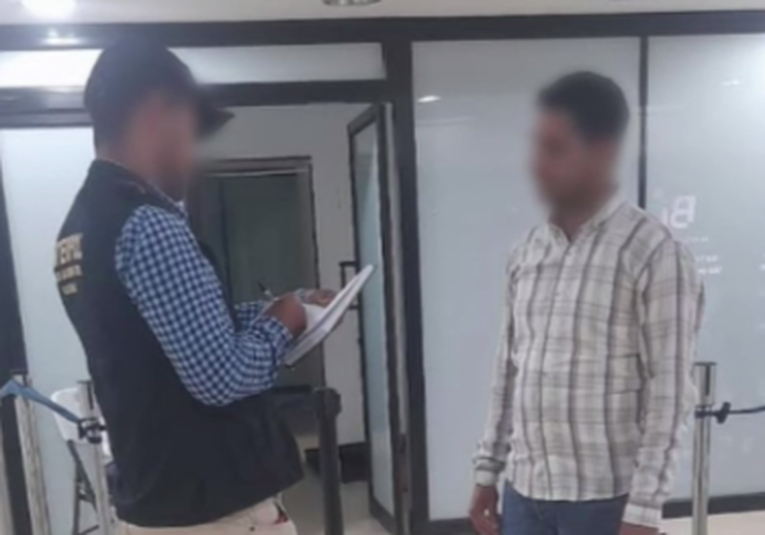 Autoridades niegan ingreso al paí­s a pakistaní­ señalado de mantener ví­nculos con organización terrorista autoridades-niegan-ingreso-al-pais-a-pakistani-senalado-de-mantener-vinculos-con-organizacion-terrorista-160500-160629.png