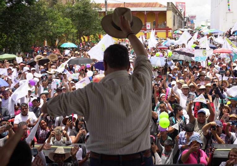 Bernardo Arévalo inició su ultima gira en Santa Cruz del Quiché bernardo-arevalo-inicio-su-ultima-gira-en-santa-cruz-del-quiche-205518-205904.jpg