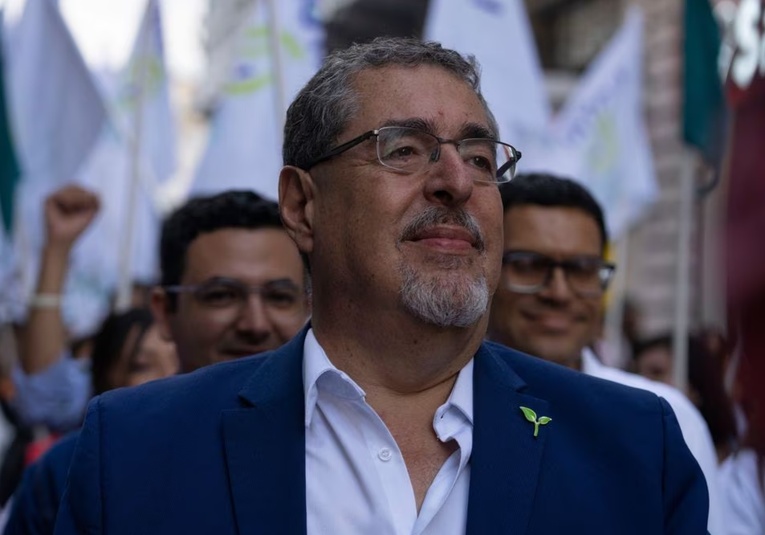 Bernardo Arévalo presenta en la Cámara de Comercio los ejes de su plan de gobierno bernardo-arevalo-presenta-en-la-c-mara-de-comercio-los-ejes-de-su-plan-de-gobierno-142404-142450.jpg