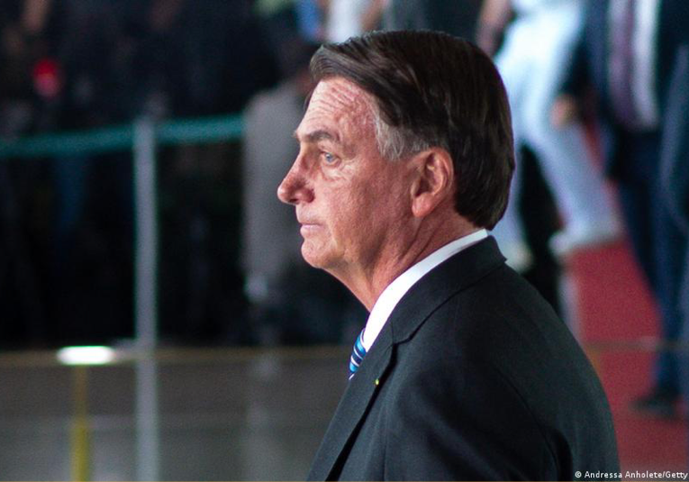 Bolsonaro reaparece en público pero continúa en silencio bolsonaro-reaparece-en-publico-pero-continua-en-silencio-201430-201441.png