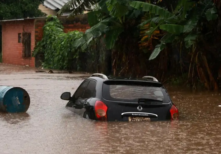 Brasil: aumentan a 57 los muertos por devastadoras lluvias brasil-aumentan-a-57-los-muertos-por-devastadoras-lluvias-104616-104631.jpg