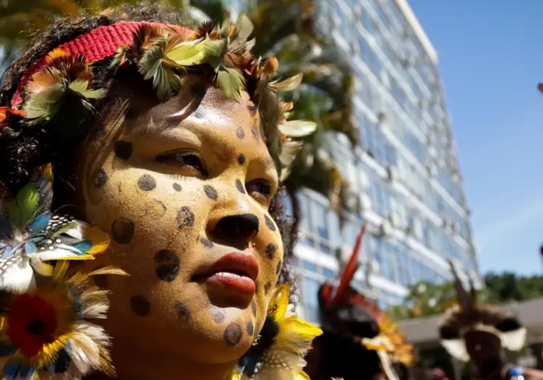 Brasil: miles de indígenas acampan en defensa de derechos brasil-miles-de-indigenas-acampan-en-defensa-de-derechos-124819-124835.jpg