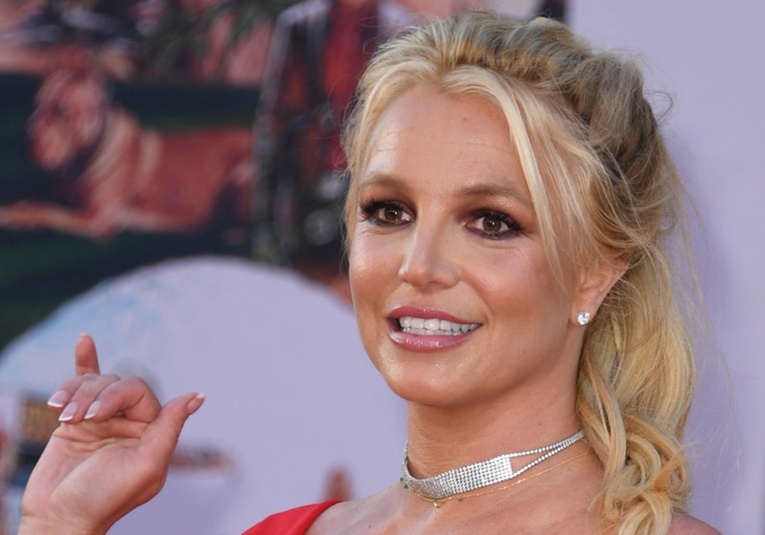 Britney Spears admite que son correctas las sospechas de los fans de que algo está pasando britney-spears-admite-que-son-correctas-las-sospechas-de-los-fans-de-que-algo-est-pasando-090036-090122.jpg