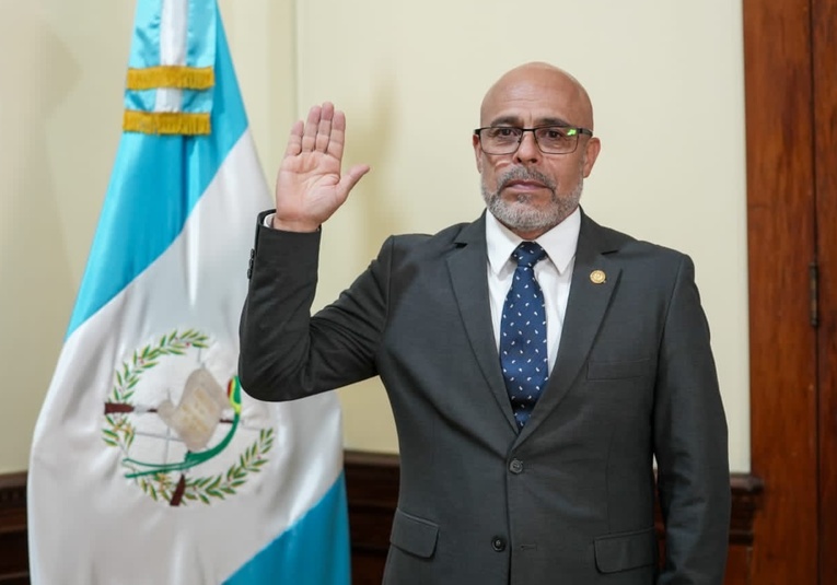 Byron René Brol Illescas nuevo Ministro de Gobernación byron-rene-brol-illescas-nuevo-ministro-de-gobernacion-133117-133311.jpg