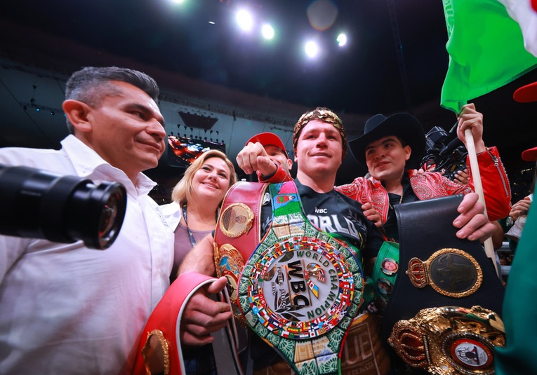 'Canelo' ílvarez defiende sus coronas de peso supermediano al derrotar a John Ryder canelo-alvarez-defiende-sus-coronas-de-peso-supermediano-al-derrotar-a-john-ryder-085115-085156.jpg