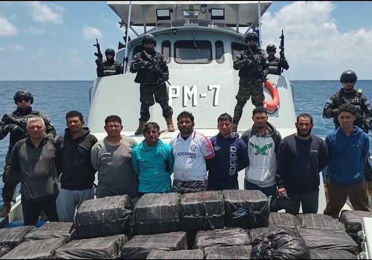 Capturan a 6 guatemaltecos y 3 ecuatorianos con cocaína valuada en $32 millones capturan-a-6-guatemaltecos-y-3-ecuatorianos-con-cocaina-valuada-en-32-millones-135925-135950.jpg