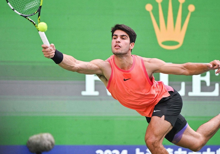 Carlos Alcaraz se impone a Monfils y se mete en cuartos de Shanghái carlos-alcaraz-se-impone-a-monfils-y-se-mete-en-cuartos-de-shangh-i-123355-123417.jpg