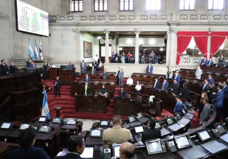 CC deja sin efecto indemnización para diputados pero avala aumento salarial temporalmente