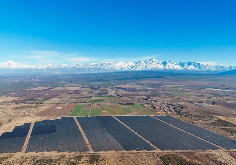 China gana terreno en Argentina con crédito en yuanes para energías renovables