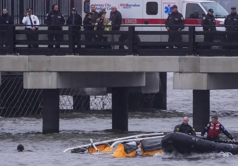 Cierra empresa de helicópteros tras accidente en Nueva York cierra-empresa-de-helicopteros-tras-accidente-en-nueva-york-090541-090547.jpg