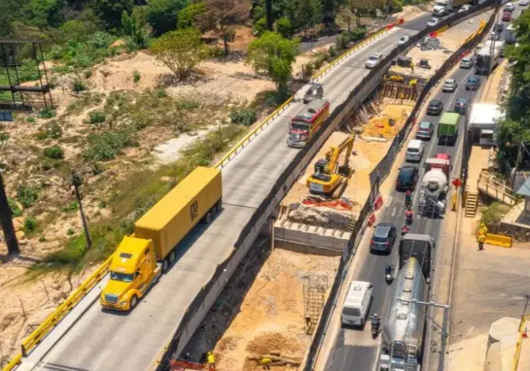 Cierran paso en el km 11.5 de carretera a El Salvador por instalación de nuevo puente cierran-paso-en-el-km-11-5-de-carretera-a-el-salvador-por-instalacion-de-nuevo-puente-131158-131423.jpg