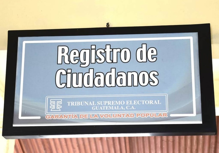 Ciudadanos guatemaltecos presentaron una denuncia ante el MP en contra del registrador de ciudadanos ciudadanos-guatemaltecos-presentaron-una-denuncia-ante-el-mp-en-contra-del-registrador-de-ciudadanos-181111-181420.jpg