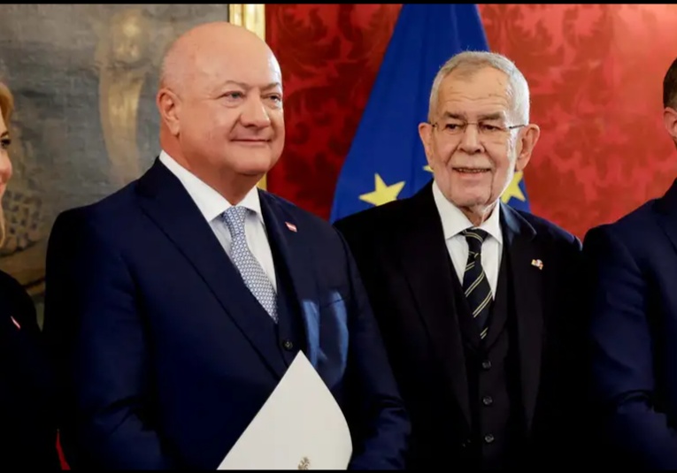 Coalición tripartita asume el poder en Austria  coalicion-tripartita-asume-el-poder-en-austria-084054-084111.jpg