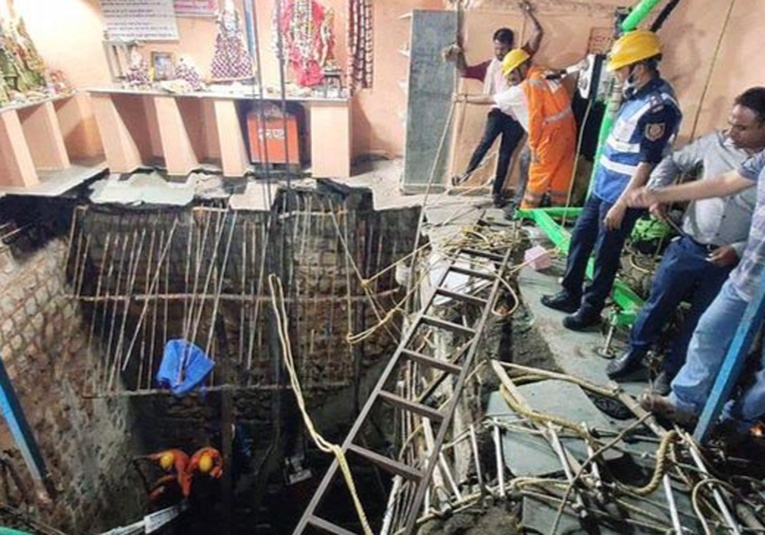 Colapso del piso en un templo en India causa 35 muertos colapso-del-piso-en-un-templo-en-india-causa-35-muertos-234149-234306.jpg