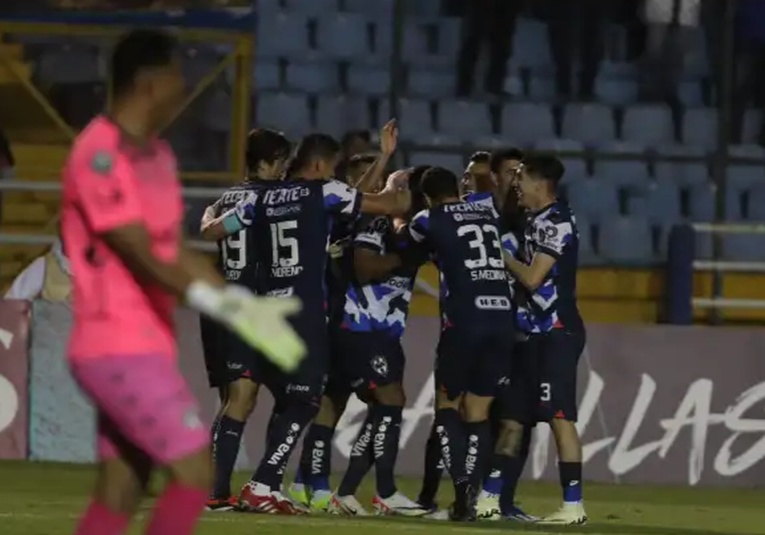 Comunicaciones goleado 1-4 por Monterrey en la Copa de Campeones comunicaciones-goleado-1-4-por-monterrey-en-la-copa-de-campeones-135154-135253.jpg