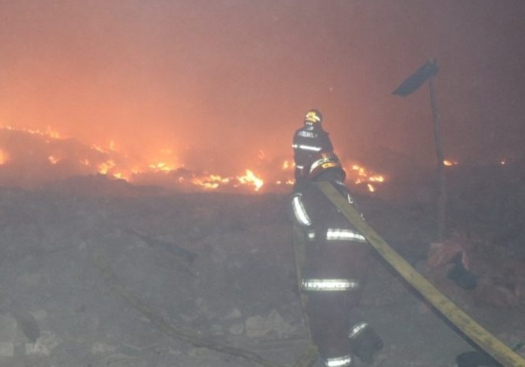 Conred logra controlar incendio en vertedero de AMSA, Villa Nueva conred-logra-controlar-incendio-en-vertedero-de-amsa-villa-nueva-153654-153909.jpg