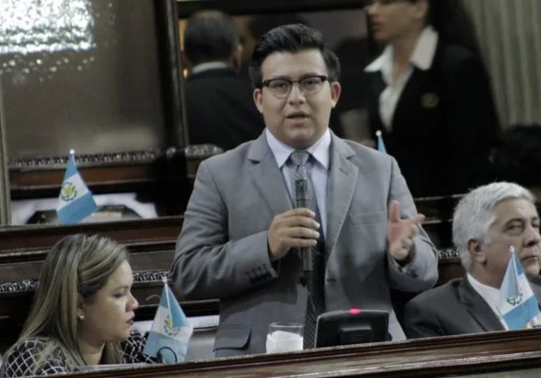 Corte de Constitucionalidad Confirma Salida de Maldonado y Castillo del Partido UNE corte-de-constitucionalidad-confirma-salida-de-maldonado-y-castillo-del-partido-une-150403-150558.jpg