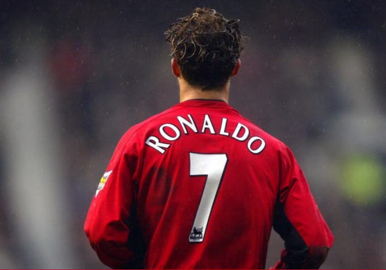 Cristiano Ronaldo ficha por el Manchester United cristiano-ronaldo-ficha-por-el-manchester-united-100731-100742.png