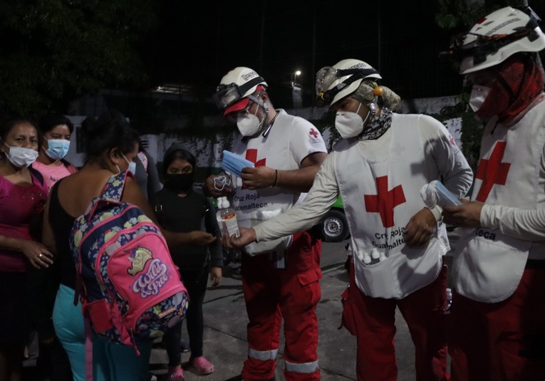 Cruz Roja reporta la evacuación de 440 personas por actividad del Volcán de Fuego cruz-roja-reporta-la-evacuacion-de-440-personas-por-actividad-del-volc-n-de-fuego-135007-135219.jpg