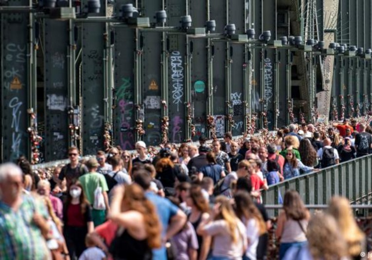 Cuarta ola de la pandemia de coronavirus ya comenzó en Alemania cuarta-ola-de-la-pandemia-de-coronavirus-ya-comenzo-en-alemania-083505-083801.jpg
