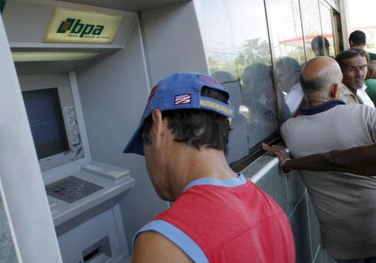 Cuba suspende los depósitos de dólar en efectivo cuba-suspende-los-depositos-de-dolar-en-efectivo-103916-104022.jpg
