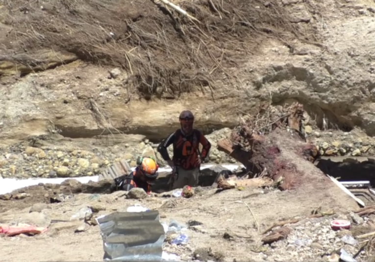 Cuerpos de socorro rescatan a sexta víctima de crecida de río en zona 7 capitalina cuerpos-de-socorro-rescatan-a-sexta-victima-de-crecida-de-rio-en-zona-7-capitalina-182958-183125.png