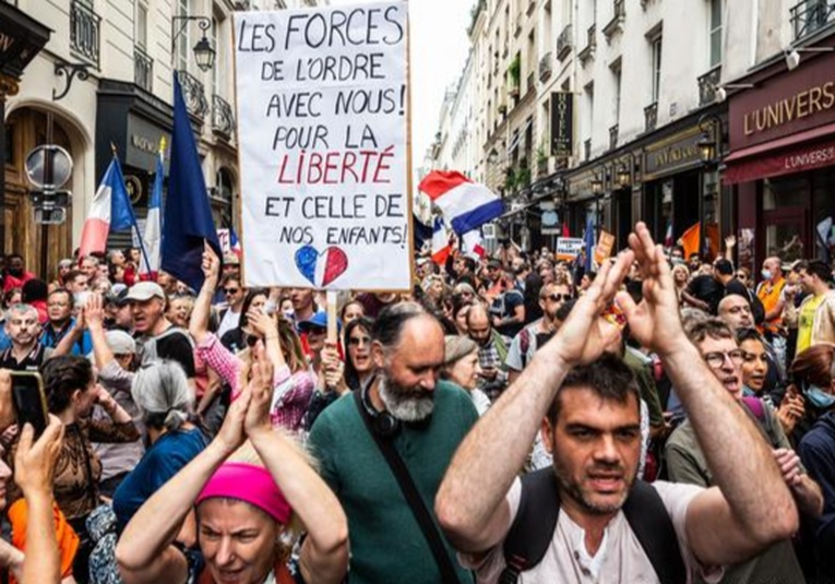 Decenas de miles protestan en Francia contra vacunación decenas-de-miles-protestan-en-francia-contra-vacunacion-115443-115459.jpg