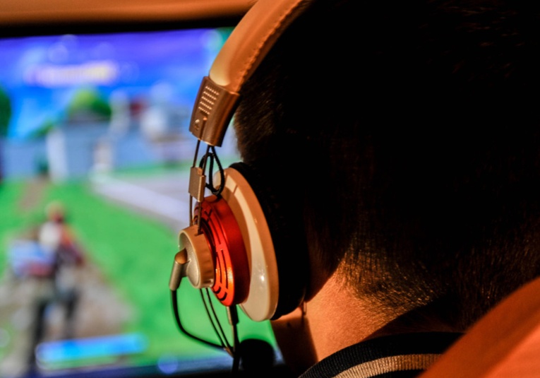 Demandan al desarrollador del videojuego Fortnite por crear adicción en niños e incentivarles a gastar