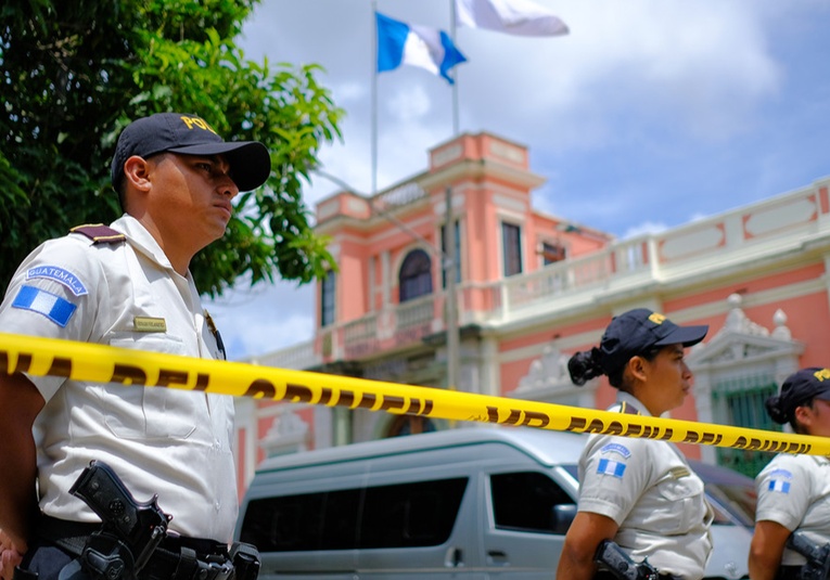 Denuncian el secuestro por fiscales de actas electorales que registraron la victoria de Arévalo denuncian-el-secuestro-por-fiscales-de-actas-electorales-que-registraron-la-victoria-de-arevalo-122945-123037.jpg