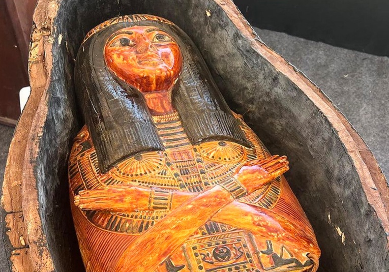 Descubren en Egipto un cementerio de 3.500 años con un papiro del Libro de los Muertos descubren-en-egipto-un-cementerio-de-3-500-anos-con-un-papiro-del-libro-de-los-muertos-092735-092813.jpg