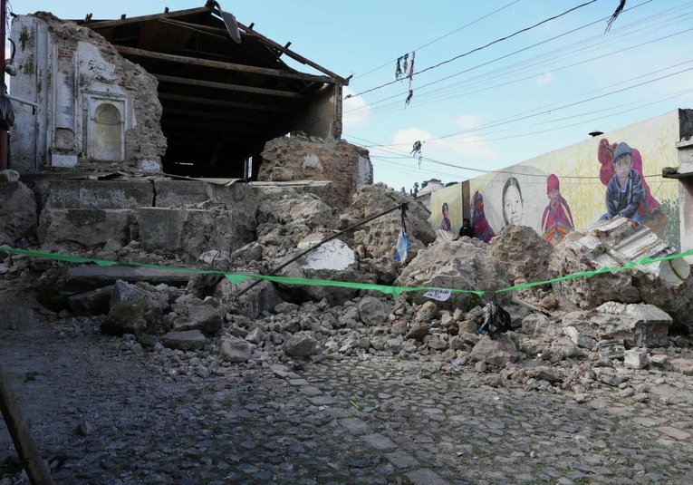 Detectan daños severos en cuatro edificios estatales tras los sismos detectan-danos-severos-en-cuatro-edificios-estatales-tras-los-sismos-120508-120535.jpg