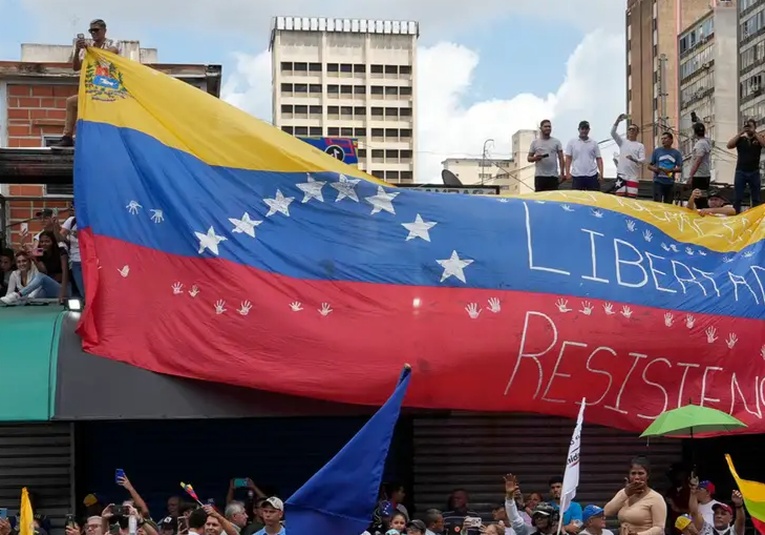 Detenciones de opositores marcan campaña en Venezuela detenciones-de-opositores-marcan-campana-en-venezuela-093025-093047.jpg